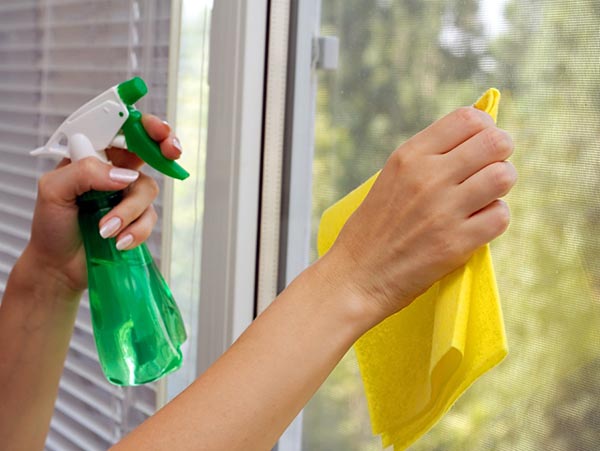 Как  ухаживать за пластиковыми окнами