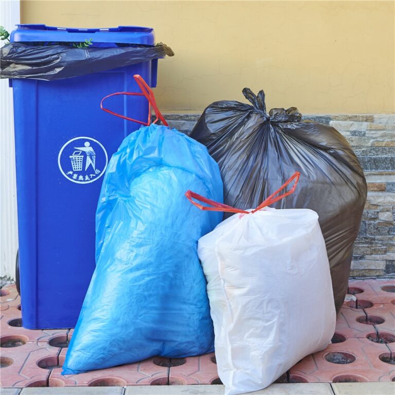 Правильная утилизация: как выбрать идеальный мешок для мусора для дома или офиса