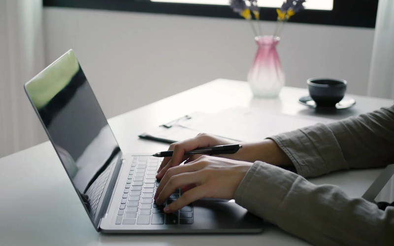 СЗВ-ТД (ЕФС-1, подраздел 1.1) в 2026: заполнение, сроки, коды ОКЗ